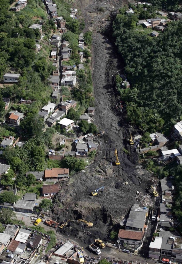 Deslizamiento de tierras después del desastre de Morro do Bumba, en 2010, Niterói Fuente: Alcaldía de Niterói
