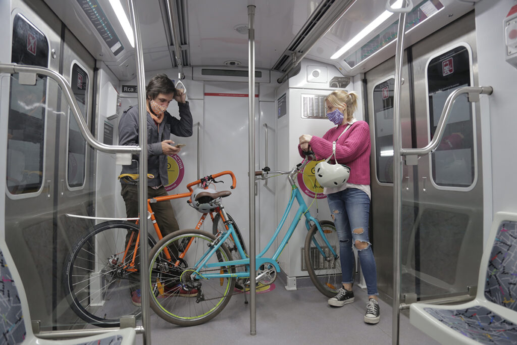 Bicycle in the Subte, Buenos Aires, Argentina. Foto provided by author