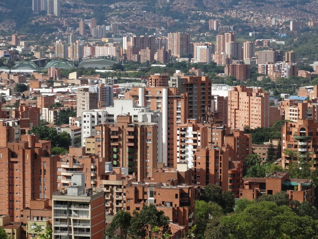 edificios en medellin, colombia