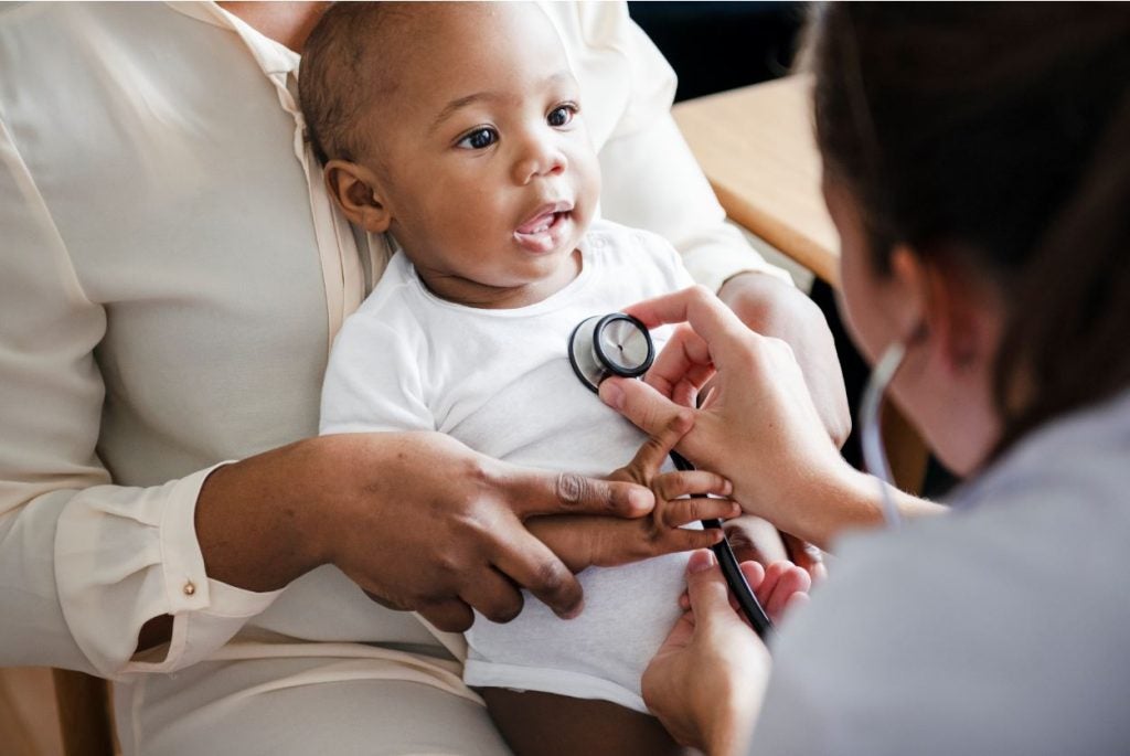 Bebé pediatra beneficios desarrollo infantil