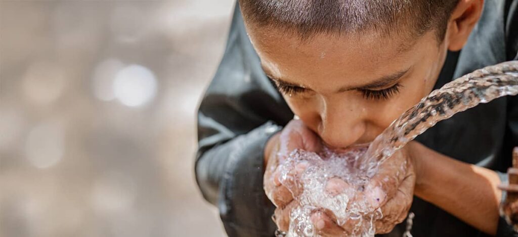 acceso agua alcantarillado Brasil América Latina Caribe