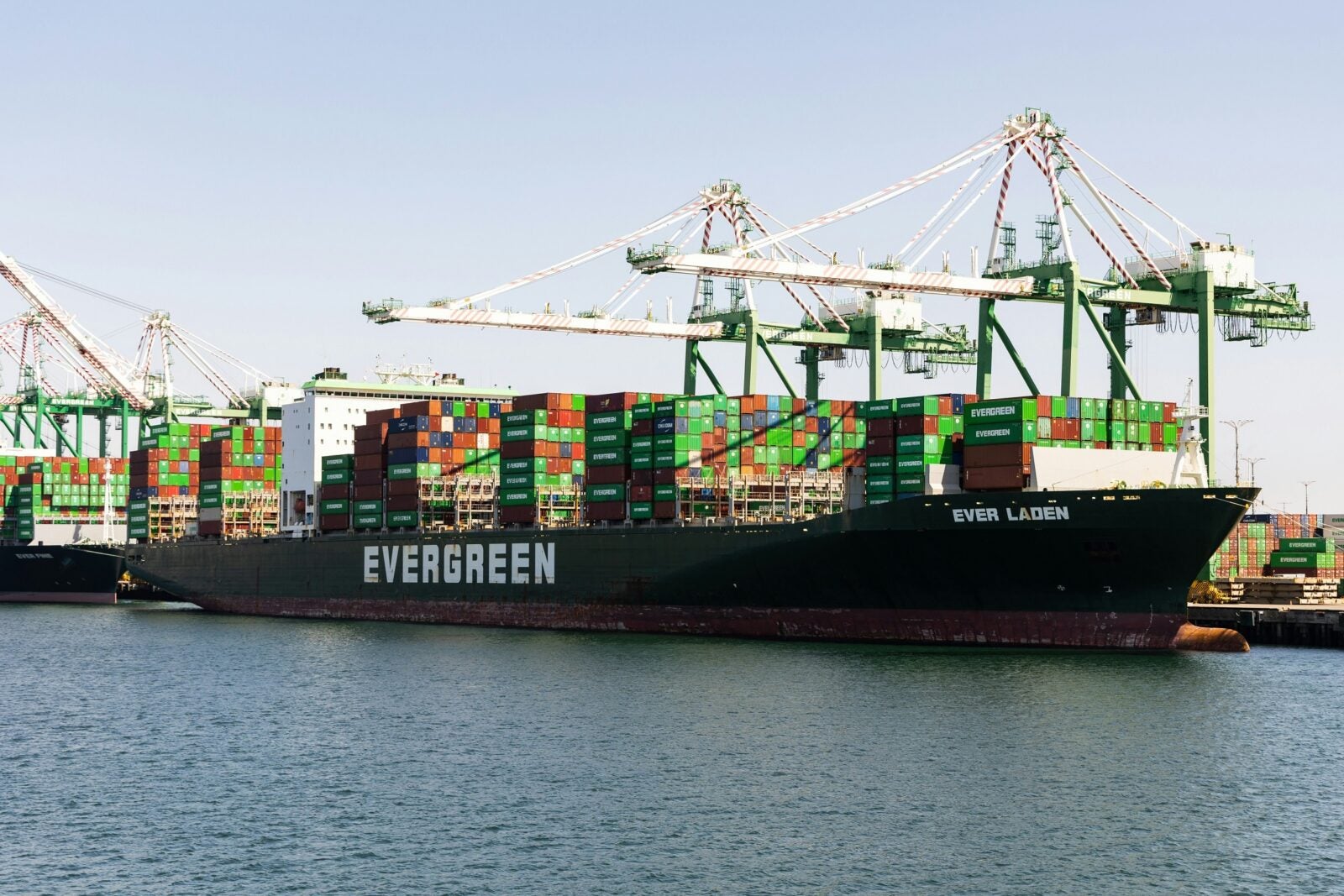 evergreen container at sea
Fotografía de Sven Piper on Unsplash